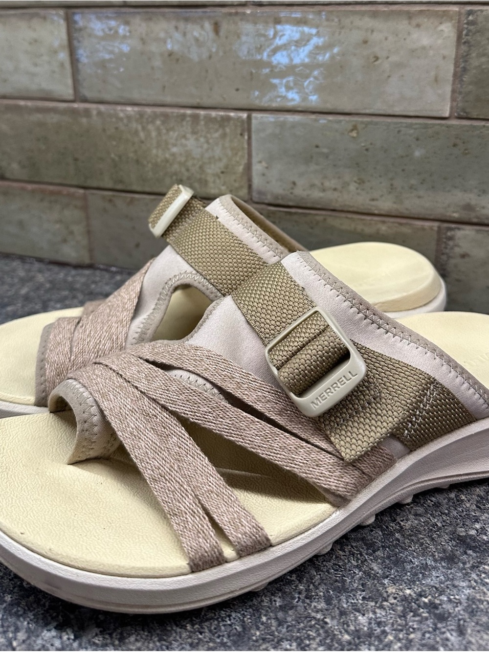 Merrell Women’s District 4 Beige Casual  Sandals